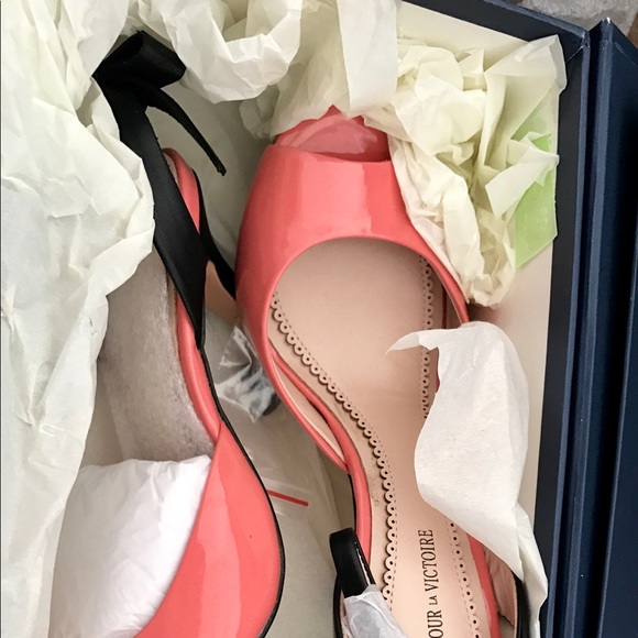 Kitten heels with leather bow strap - Picture 3 of 7